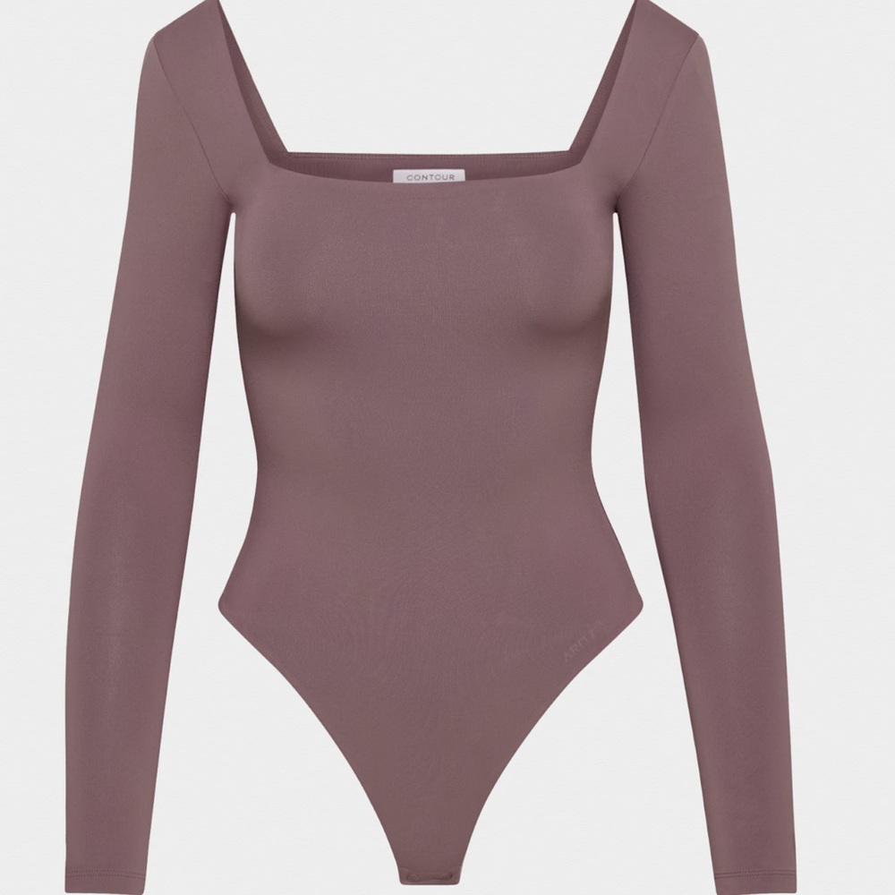 Aritzia Contour Long Sleeve Bodysuit - Square Neck